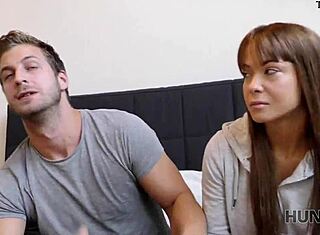 וואו, אנג'לה כריסטין מתחנת אוטובוס משרתת צייד בכסף! 💰