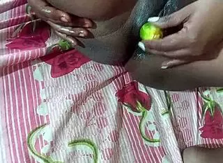 Amazing creampie masturbation by mature Indian woman!