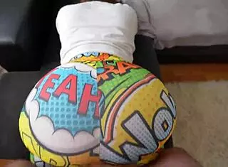 caught my stepsister masturbating and fucked her hard, tearing her leggings 😏
