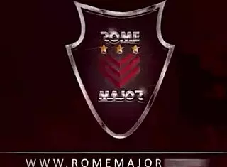 רום מייג'ור לוקח בלונדינית מאחור בסקס גזעי קשוח