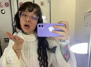 watch me pee on my europe trip, straight from the plane!