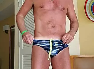 Pervy Papifachero Strips Off Speedo on Beach After Day Out, Ripping Clothes in Lycra Fetish