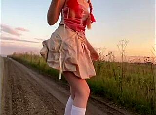 Elza Kom пламти в секси танцово шоу