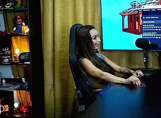 ruan shows dick to belinha, she drools