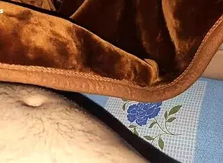 Sharing Bed with Stepmom Turns Horny at Midnight, Cum Dripping on Her Hairy Asshole Close Up