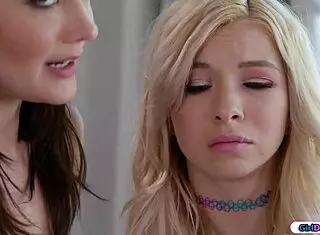 watch me toy her ass, she's so inexperienced