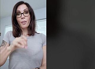 زوجة الأب شاي سايتس تغري ابن الزوج لزبه العملاق في كريبي خفي