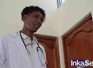 Latina deceives husband with black gynecologist in hospital