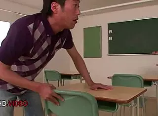 Kyoka Mizusawa passionately gives school blowjob before creampie