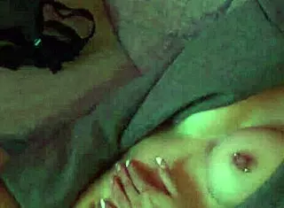 the beautiful yaira and her girlfriend spend the night at home 😘