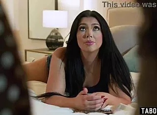 Kulturní výměnná studentka Holly Day potřebuje výprask po špatném chování