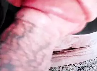 Hey, have you ever seen a beautiful tattooed guy suck himself like this cuck?