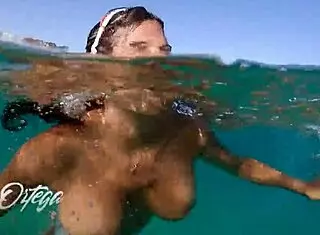 Wow! Sheila Ortega sucks and fucks underwater while snorkeling!