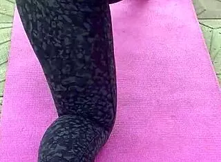 ebony milf morning workout pussy spread