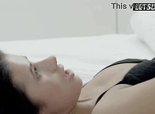 Vruće intimno jebanje sa Nicole Black za pravi orgazmični blaženstvo