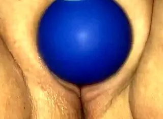 chubby amateur wife squirts hard during play