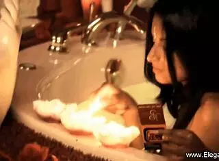 Watch the Arabian princess dance sensually and give a blowjob!