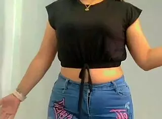 hey, check out this panty line in leggings 😏