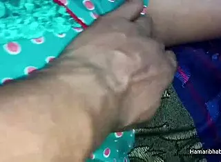 Indian bhabhi gets fucked in maxi