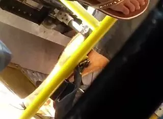 yo, ever seen perfect feet like novinha’s on this bus?