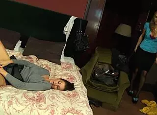 Walking In On The Brunette Masturbating Got The Blonde Milf Horny For Lesbian Pussy Eating