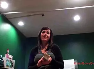 Lola Lynn Felt Up By Student Interns In Hospital!