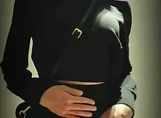 Тайваньский ледибой кончает на публике, так горячо