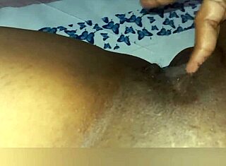 زوجات الأب الصدر الكبير والكس الرطب يشتهيان الاستمناء الجنوني الآن!