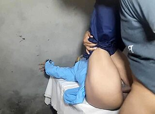 कुमारी युवती को टीचर ने जमकर चोदा!