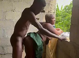 Amateur student sucks big cock in unfinished building for 70k