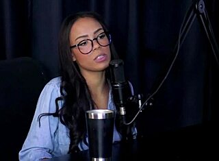 Alice Vasconcelos zavodi na šipci za striptiz