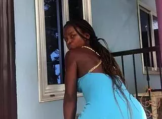 Crazy bitch twerking on balcony