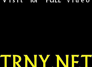 Ladyboy folle de sexe chasse bite dure pour satisfaire