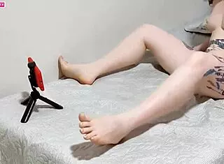 I love exibiting for men online when my cuckold husband leaves for work