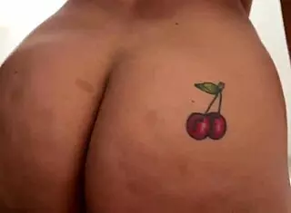 my stepsister is back from her trip, she looks so hot now 😍