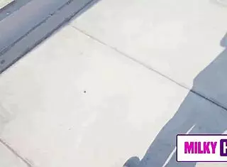 puta cheats on her boyfriend for being late to their date