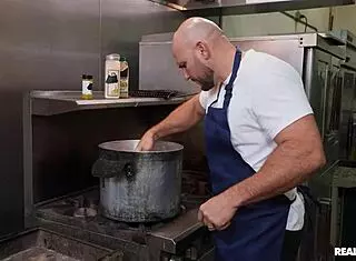 86 that dick threesome with cum swapping 😈