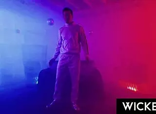 Wow! Hot Threesome Pussy Licking Action!