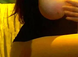 SKYPE CAMGIRL SHOWS OFF