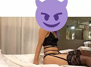 pareja de novios follan duro en publico con monster cock, muchos gemidos!