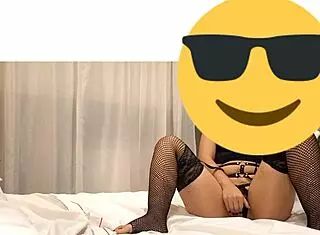 pareja de novios follan duro en publico con monster cock, muchos gemidos!