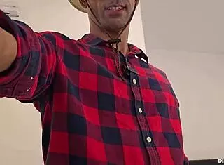 I see how my employee fucks my maid i masturbate and then we fuck in threesome when i surprise them in the room