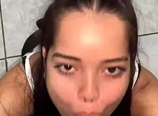 chupar o pau cheio de veias do wellington prado e deixar babado antes de meter!