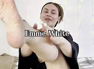 Amateur milf uses sex machine on pussy with dildo!