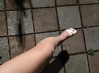 shemale ting xuan shows butt outdoors and cums on legs 😏