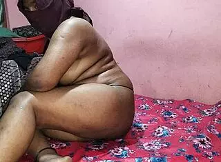 Close up view of pussy getting fucked and filled with creampie