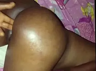 Amateur teen 18+ african girl swallows fingers in homemade fucking