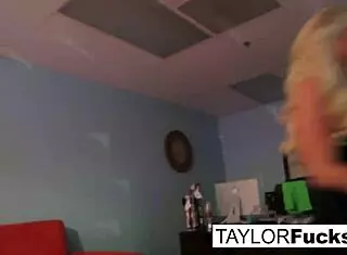 hot 70s sluts, finger each other's cunts now!