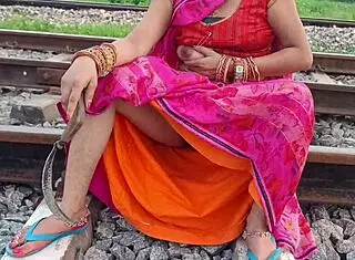Desi Village Bhabhi Fucks Lover Boy in Outdoor Field Frenzy!