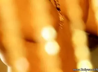 Watch this erotic striptease that will arouse you!